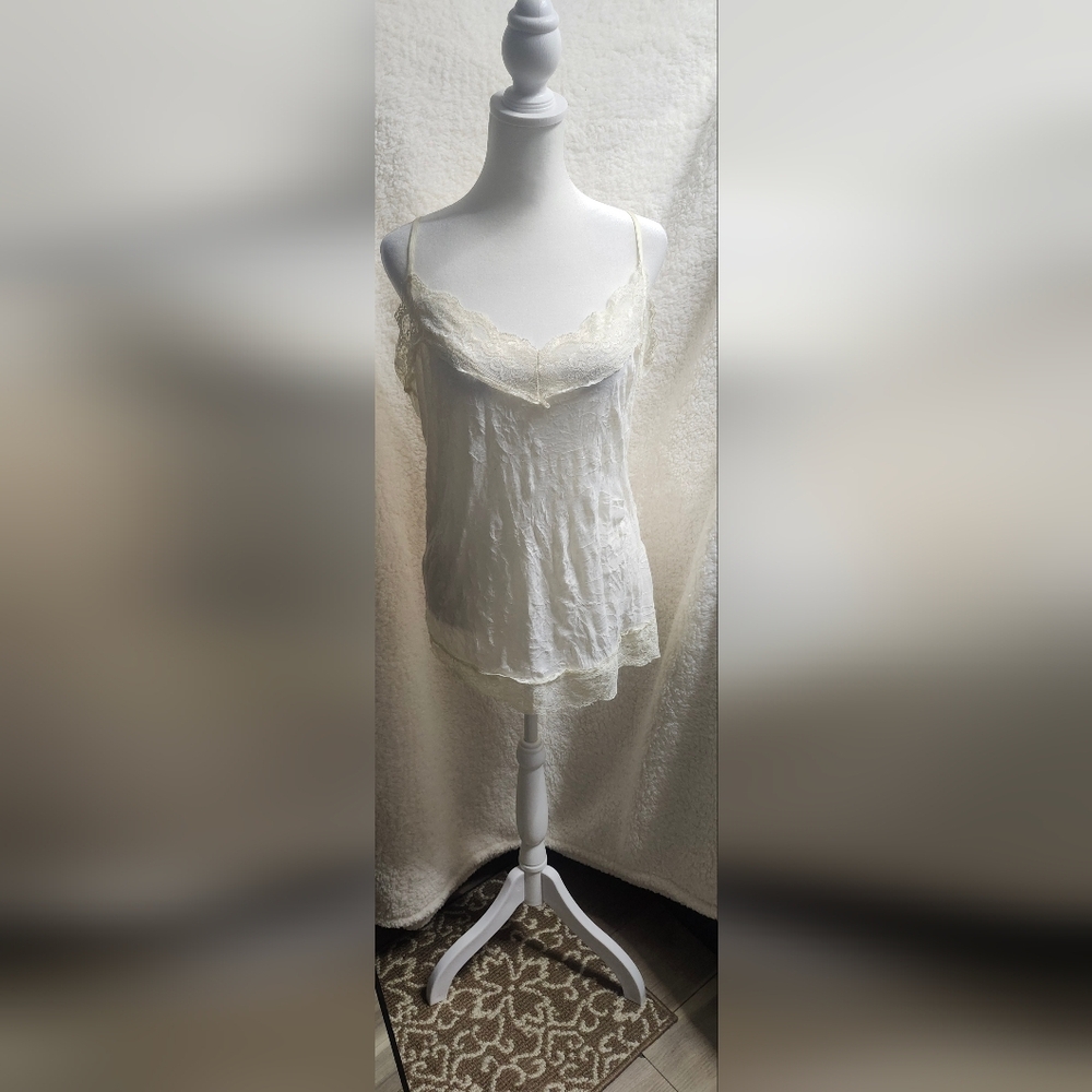 Elegant Cream Lace Trim Tank Top Size: XXL